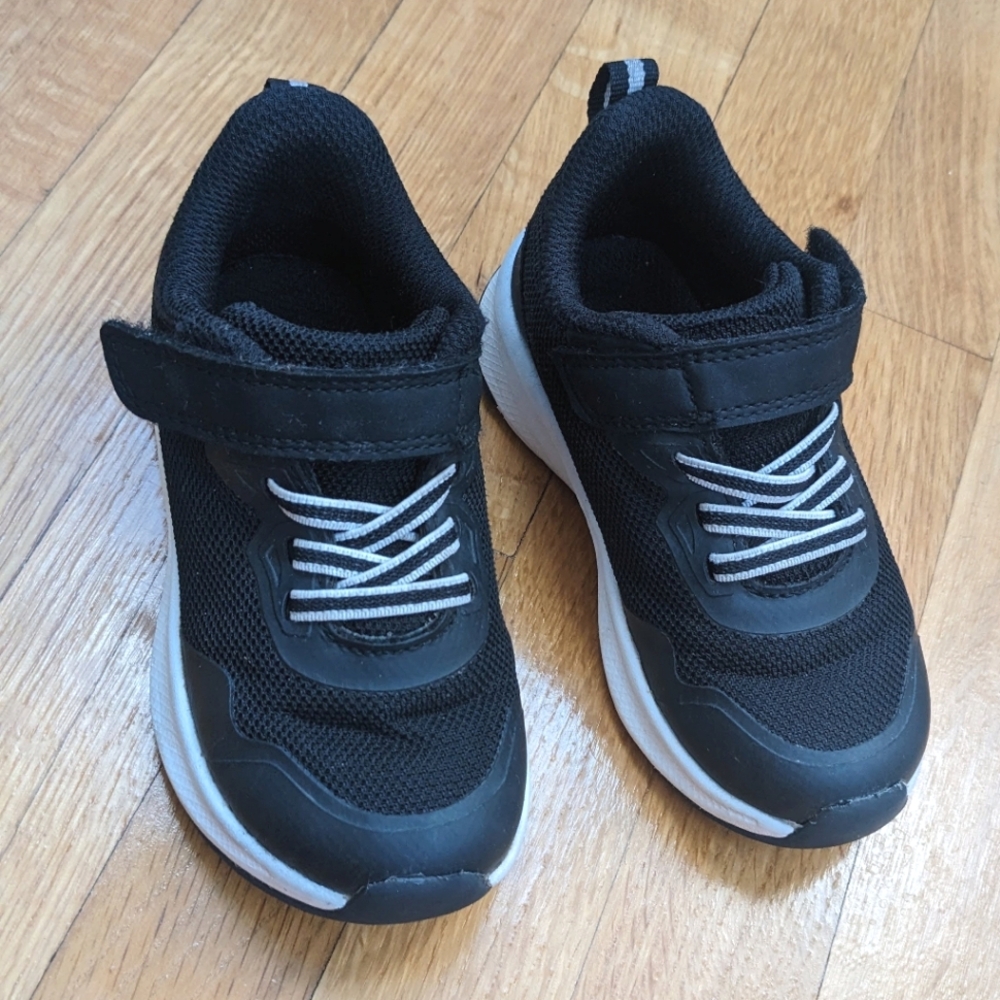 Black & White Toddler Sneakers. Size 8